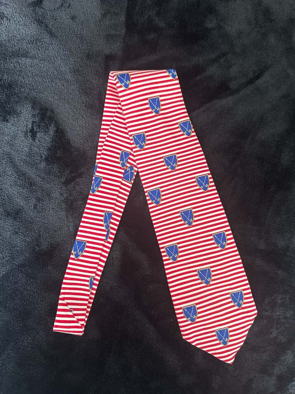 Brooks Brothers Makers Silk Tie Red White Striped Golf Club Crest Motif